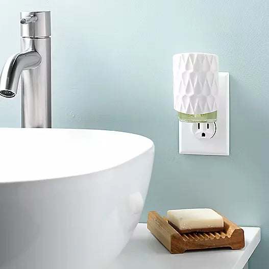 Acorn Leaves ScentPlug® Diffuser with Light